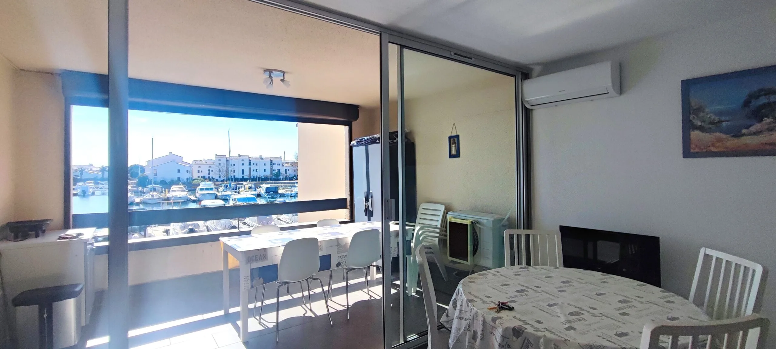 Séjour cosy avec vue sur la lagune – Appartement climatisé et rénové