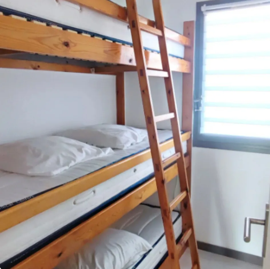 Séjour cosy avec vue sur la lagune – Appartement climatisé et rénové